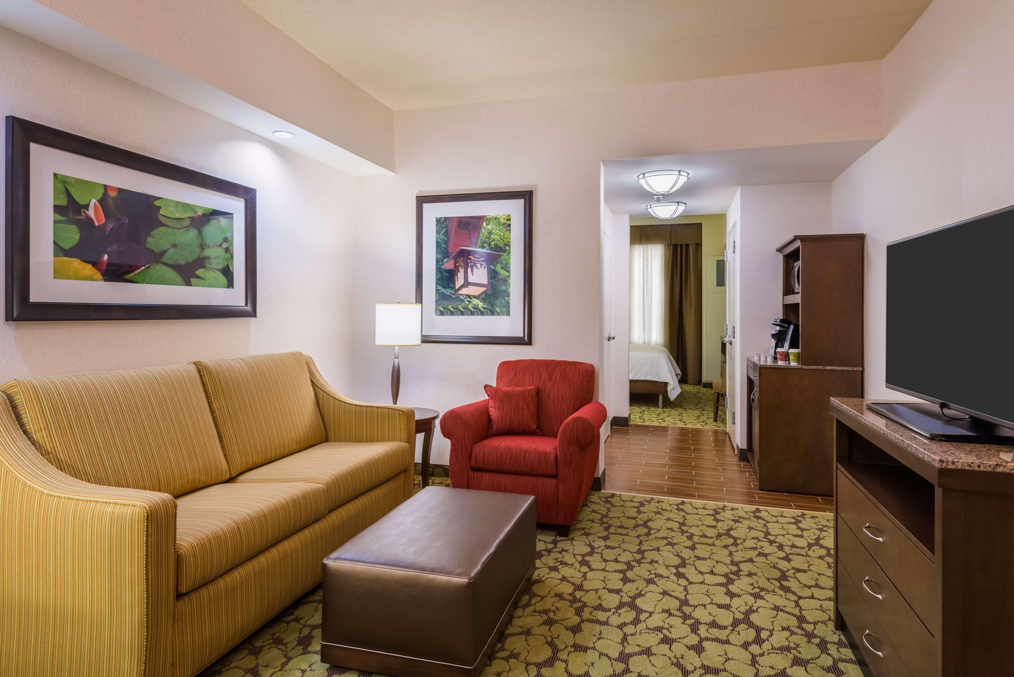 Hilton Garden Inn Wayne Ngoại thất bức ảnh