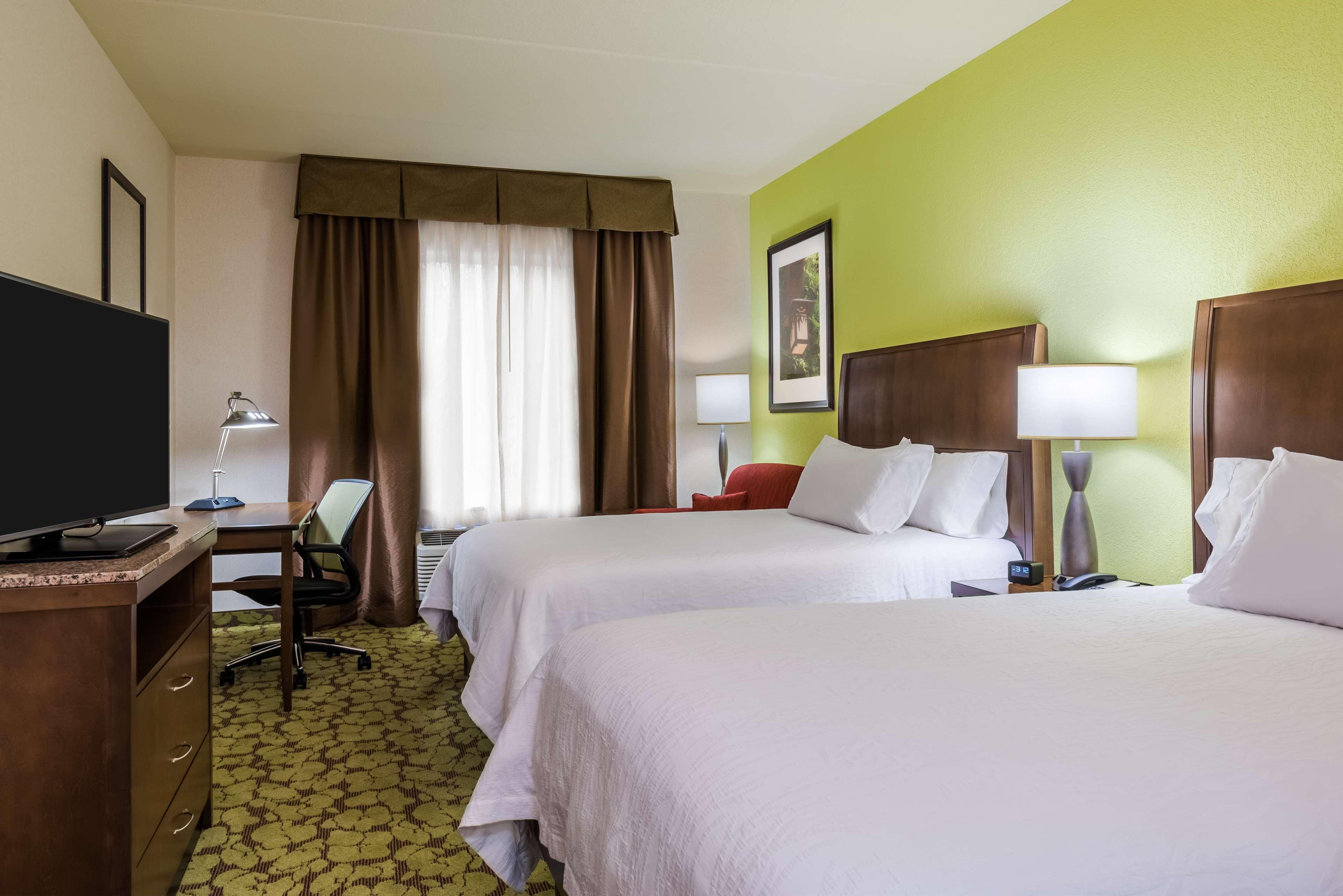 Hilton Garden Inn Wayne Ngoại thất bức ảnh