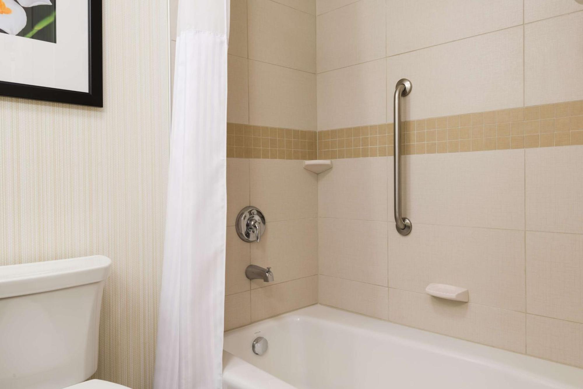 Hilton Garden Inn Wayne Ngoại thất bức ảnh