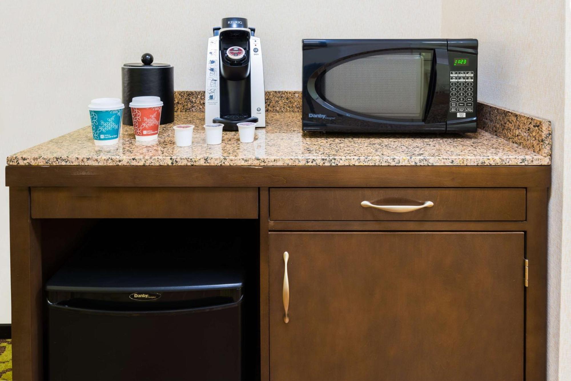 Hilton Garden Inn Wayne Ngoại thất bức ảnh