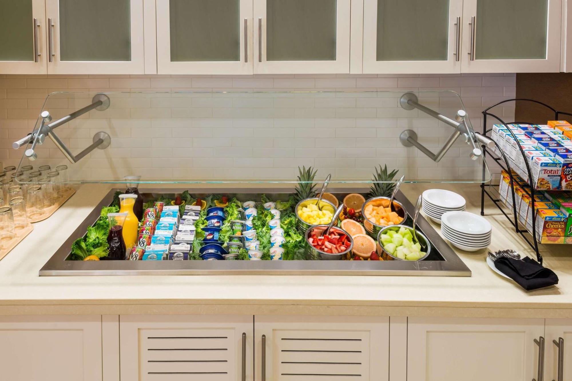 Hilton Garden Inn Wayne Ngoại thất bức ảnh