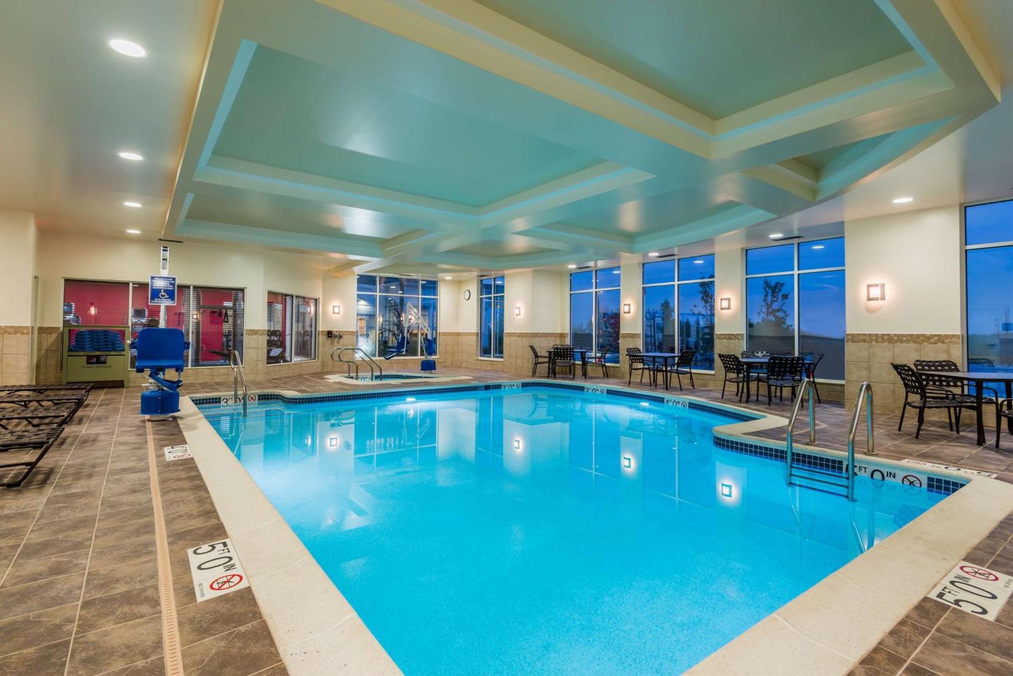 Hilton Garden Inn Wayne Ngoại thất bức ảnh